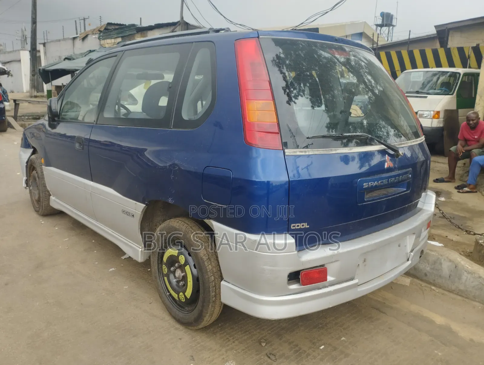 Mitsubishi SpaceWagon 2000 Blue