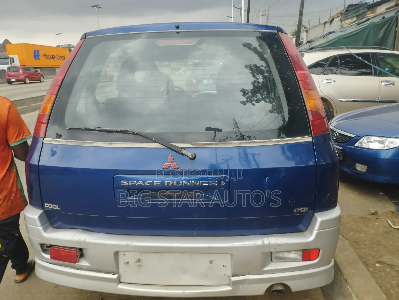 Mitsubishi SpaceWagon 2000 Blue