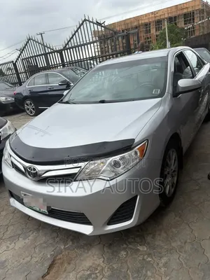 Toyota Camry LE 4dr Sedan (2.5L 4cyl 6A) 2012 Silver