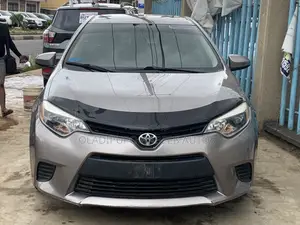 Toyota Corolla LE 4dr Sedan (1.8L 4cyl CVT) 2014 Gray