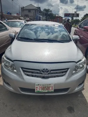 Toyota Corolla LE 4dr Sedan (1.8L 4cyl 4A) 2010 Silver