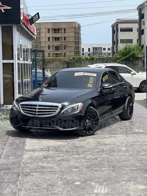 Mercedes-Benz C300 Luxury 4dr AWD 4Matic Sedan (2.0L 4cyl 7A) 2015