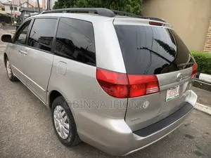 Toyota Sienna LE FWD (3.3L V6 5A) 2004 Gold