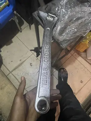 18” Adjustable Spanner