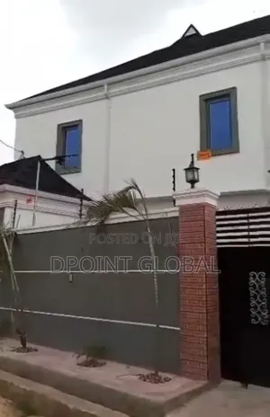 4bdrm Duplex in In Estate, Iyana Ipaja for sale