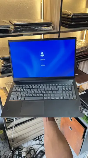 Laptop Lenovo V15 8GB Intel Core i3 SSD 256GB
