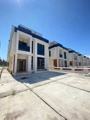 5bdrm Duplex in Ikota for sale