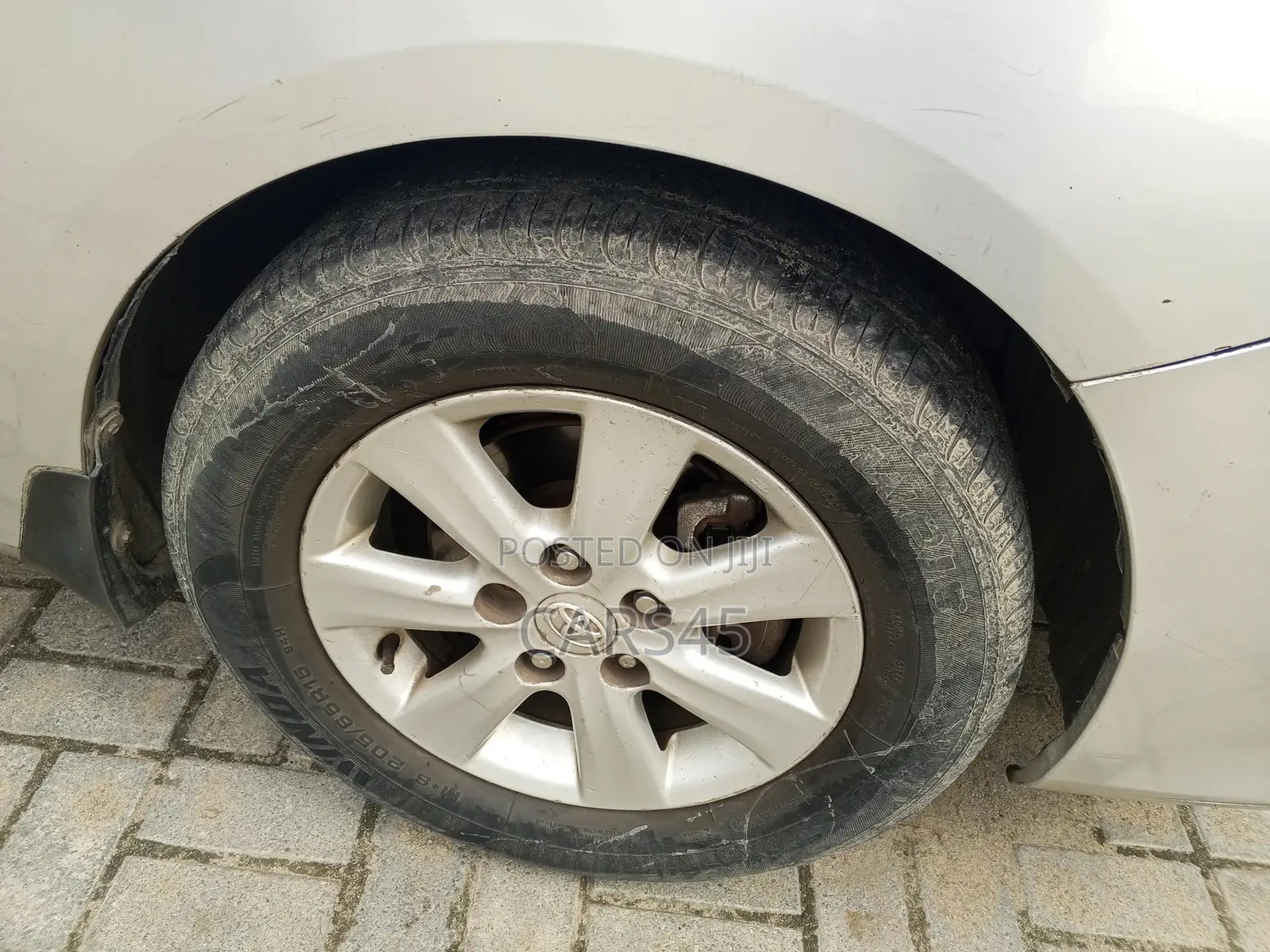 Toyota Corolla 2010 Silver