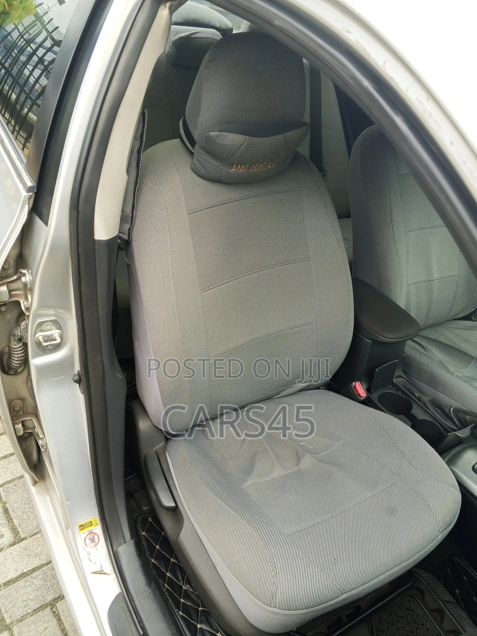 Toyota Corolla 2010 Silver