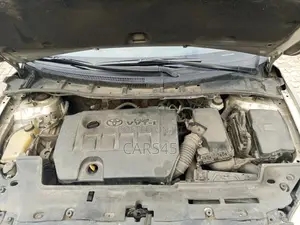 Toyota Corolla 2010 Silver