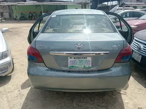 Toyota Yaris 2008 Gray