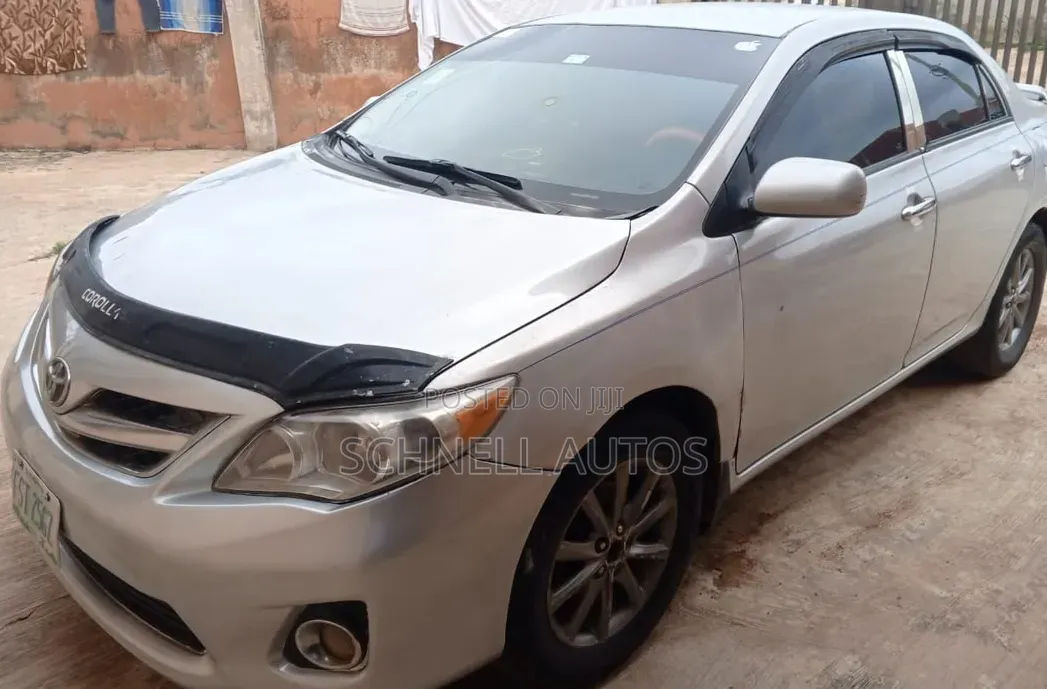 Toyota Corolla 2012 Silver