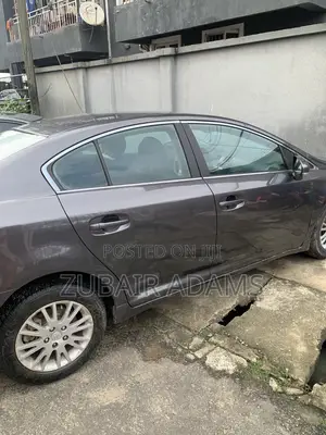 Toyota Avensis 2.0 Advanced Automatic 2012 Gray
