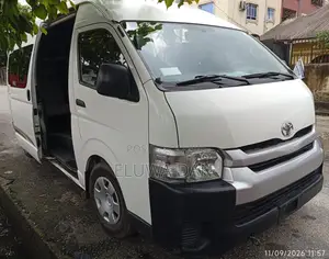Toyota HiAce 2013 White