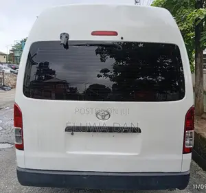 Toyota HiAce 2013 White