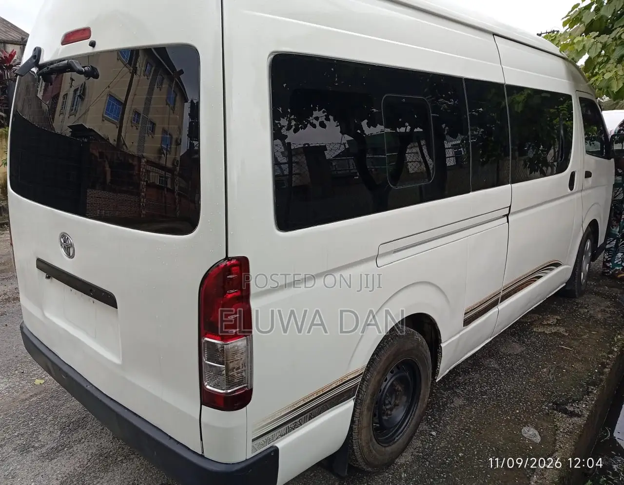 Toyota HiAce 2013 White