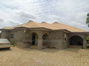 3bdrm Bungalow in High Cost, Kaduna / Kaduna State for sale