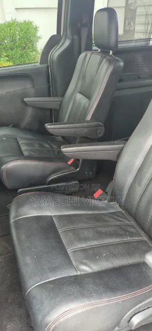 Dodge Caravan 2017 White