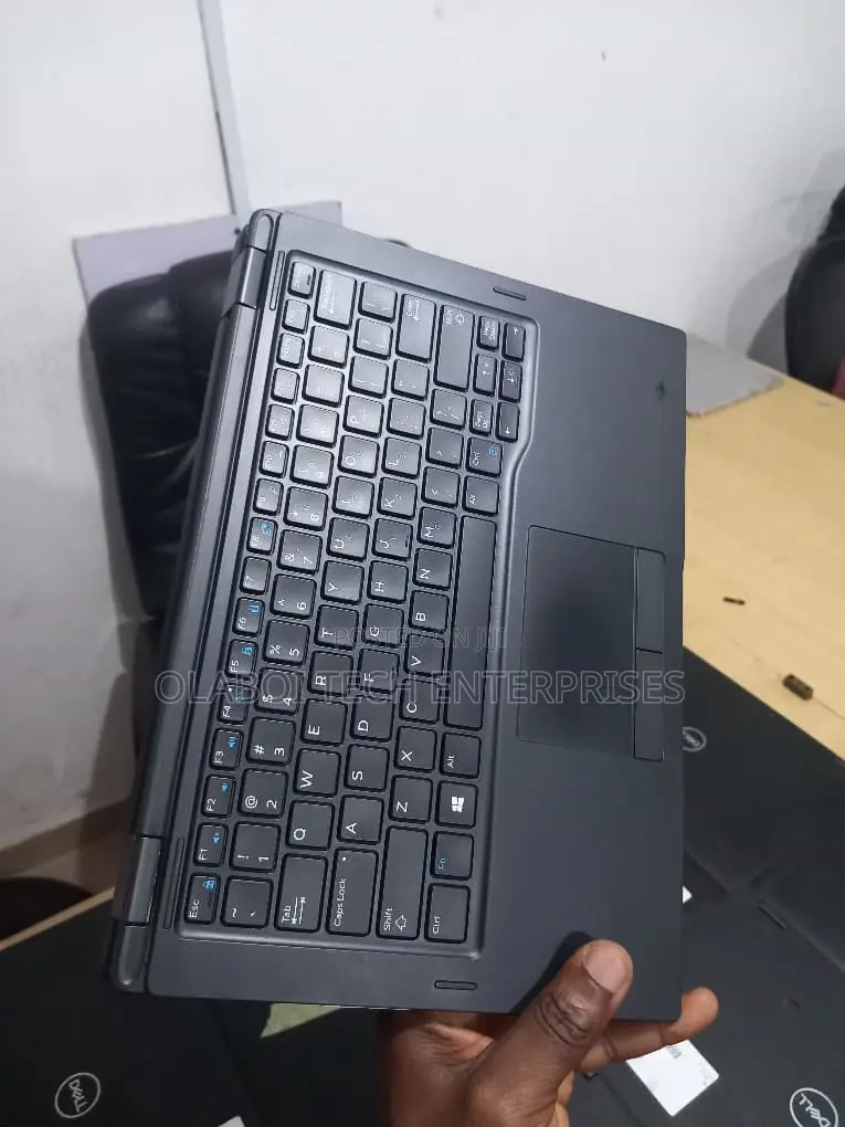 Laptop Dell Latitude 7390 2-in-1 8GB Intel Core i5 SSD 256GB