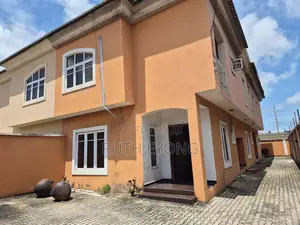 4bdrm House in Lekki Phase I Lagos for rent