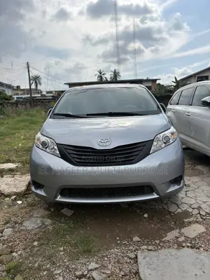 Toyota Sienna LE 7 Passenger 2012 Gray