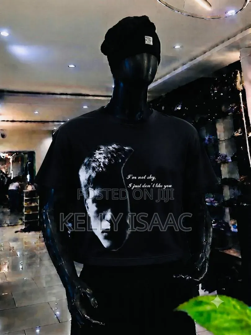 Available Men Crop Top Active