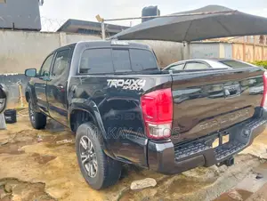 Toyota Tacoma 4dr Double Cab 2016 Black
