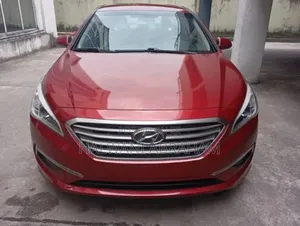Hyundai Sonata SE 4dr Sedan (2.4L 4cyl 6A) 2015 Red