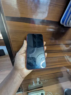 Apple iPhone 11 64 GB Red