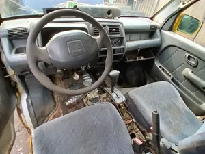 Volkswagen Transporter 1996 Yellow