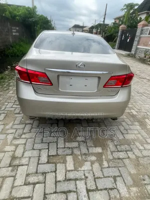 Lexus ES 350 2010 Gold