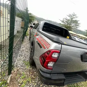 Toyota Hilux 2021 Gray