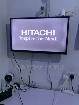 HITACHI 32 Smart TV