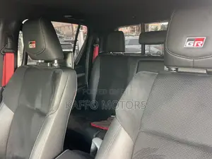 Toyota Hilux 2025 Black
