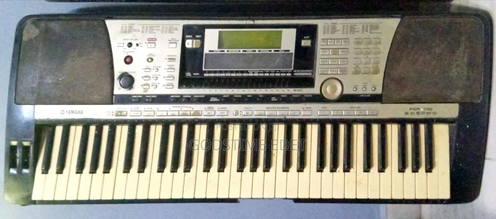 Yamaha PSR 740
