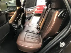 BMW X5 xDrive50i 4dr SUV AWD (4.4L 8cyl Turbo 8A) 2015 Brown