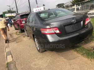 Toyota Camry LE 4dr Sedan (2.5L 4cyl 6AM) 2010 Gray