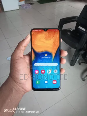 Samsung Galaxy A20 32 GB Black
