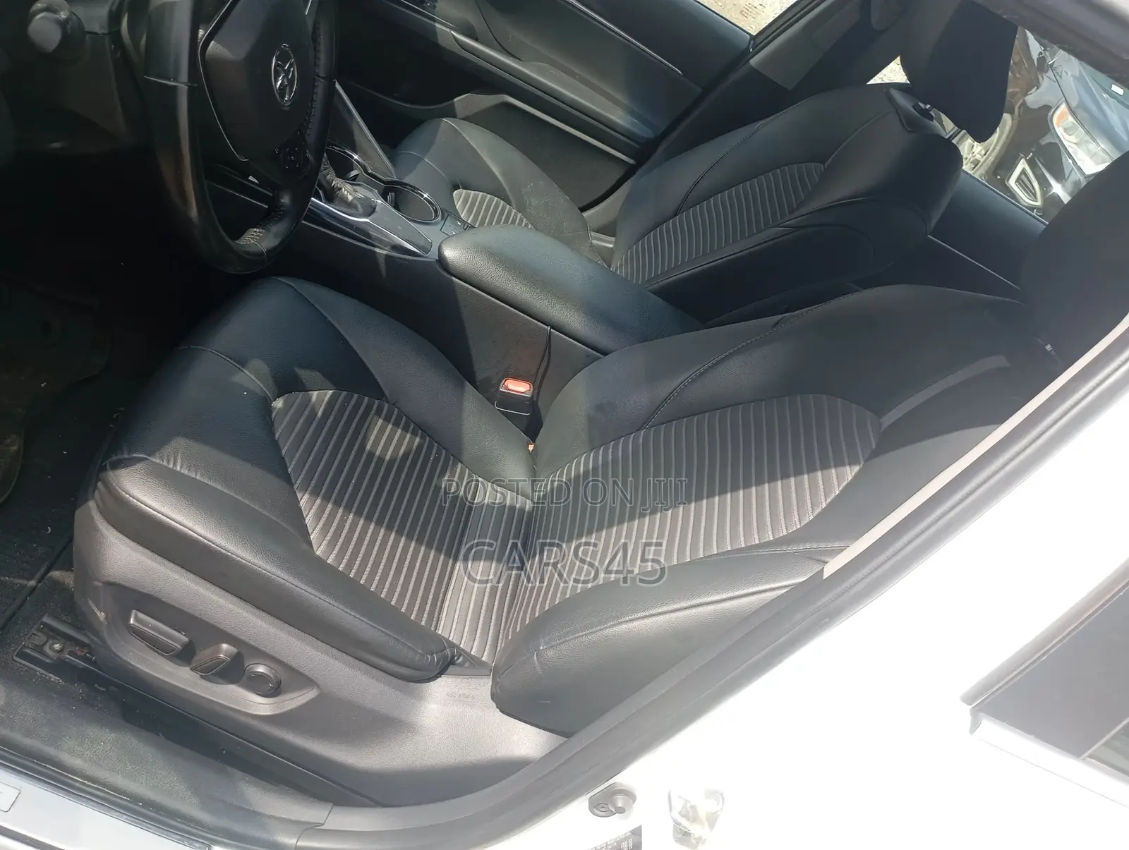 Toyota Camry 2018 White