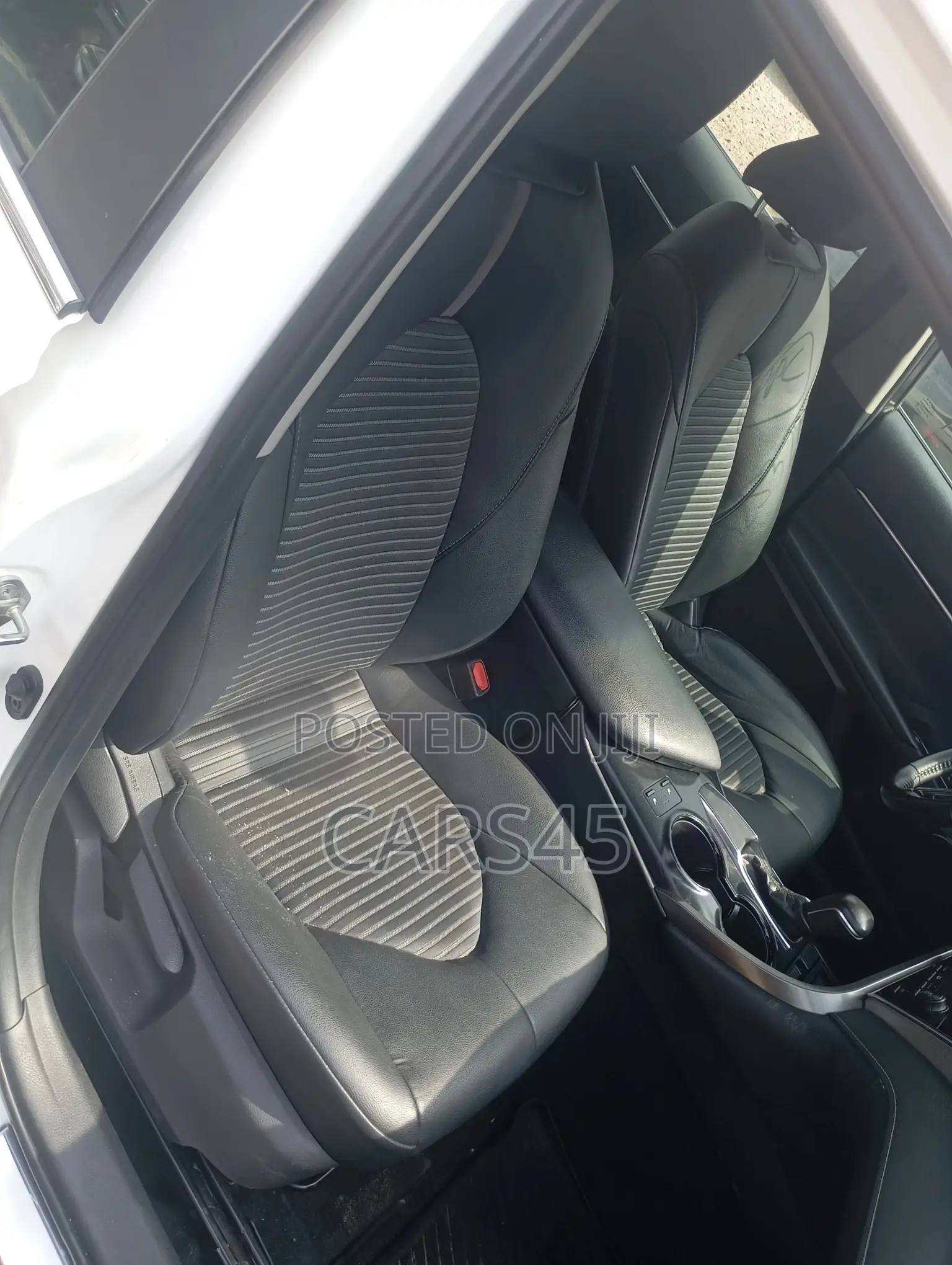 Toyota Camry 2018 White