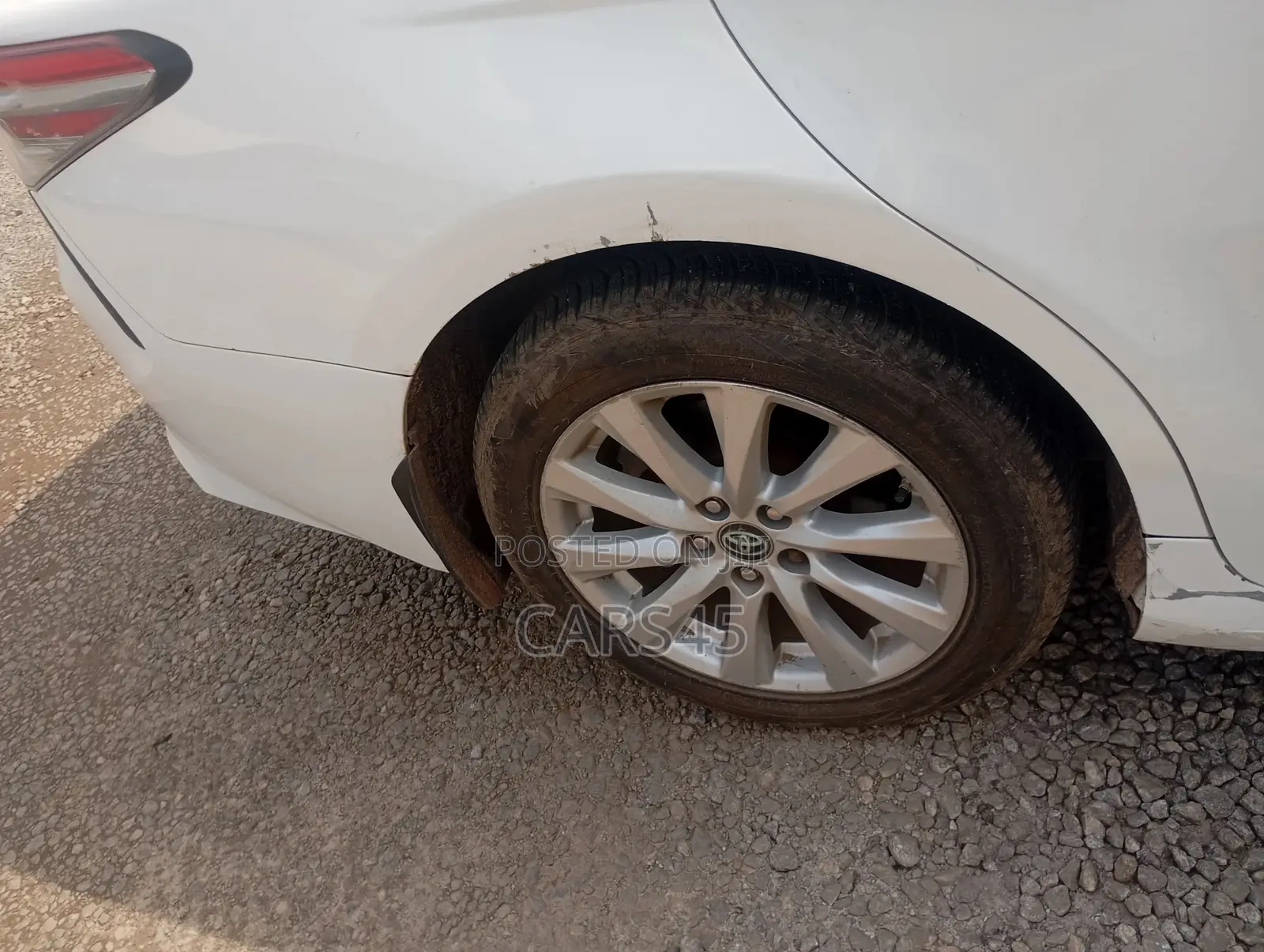Toyota Camry 2018 White