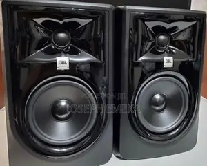 JBL Studio Monitor