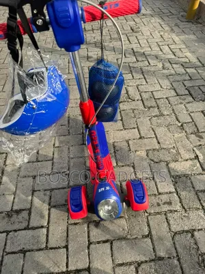 Kids 3-Wheel Scooter – Free Helmet Protective Gear