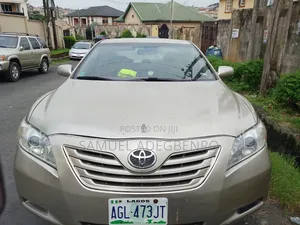 Toyota Camry 2010 Gold