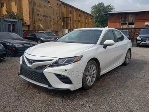 Toyota Camry 2018 White