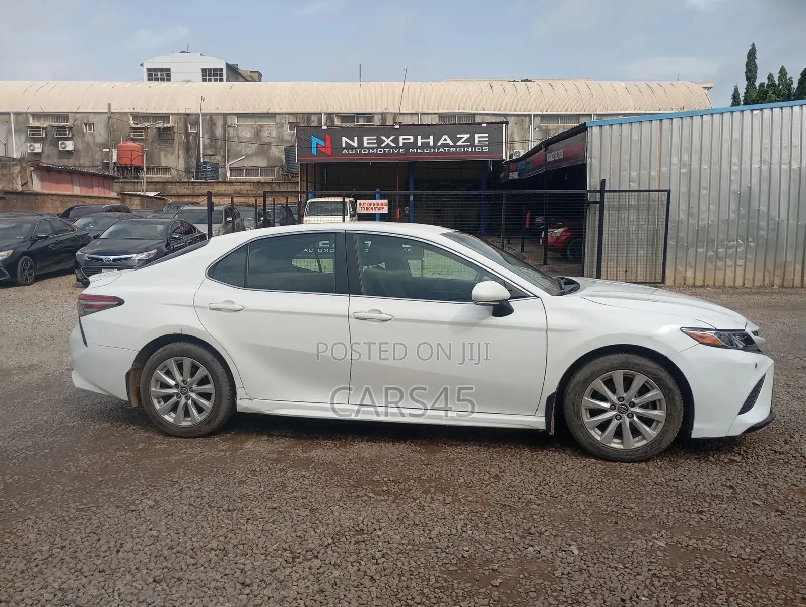 Toyota Camry 2018 White
