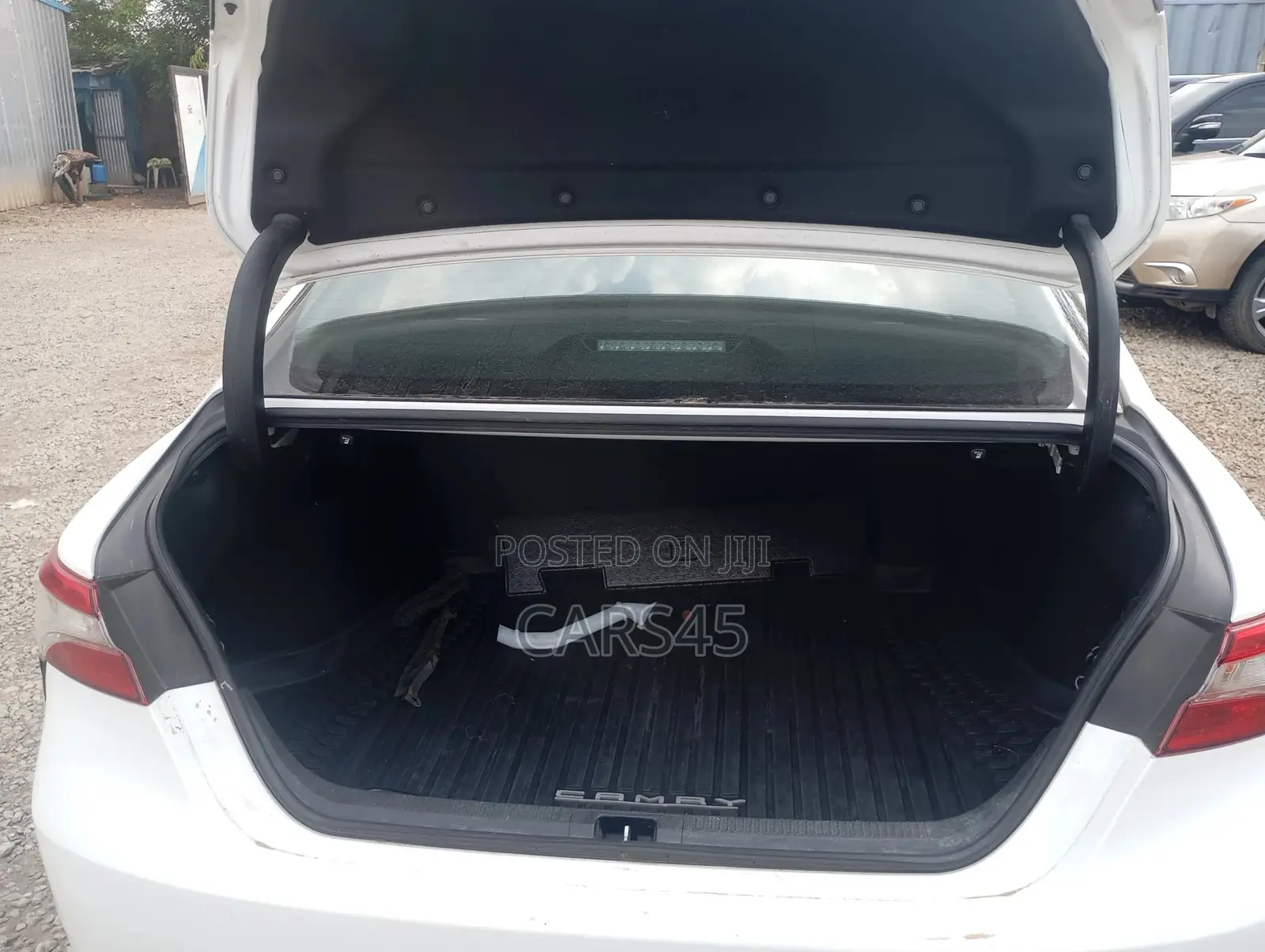 Toyota Camry 2018 White