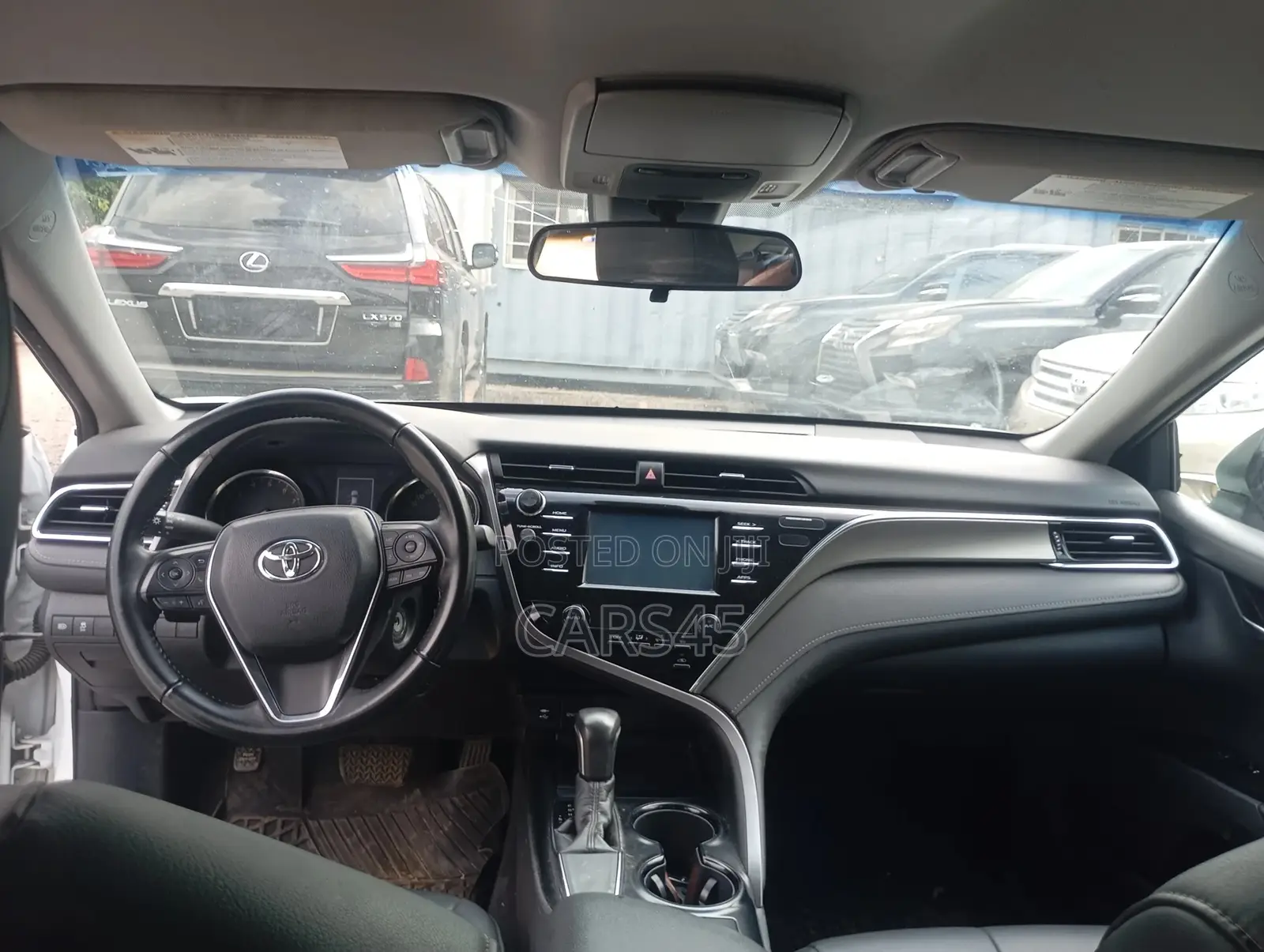 Toyota Camry 2018 White
