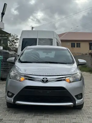 Toyota Yaris 2015 Silver