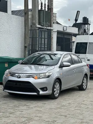 Toyota Yaris 2015 Silver